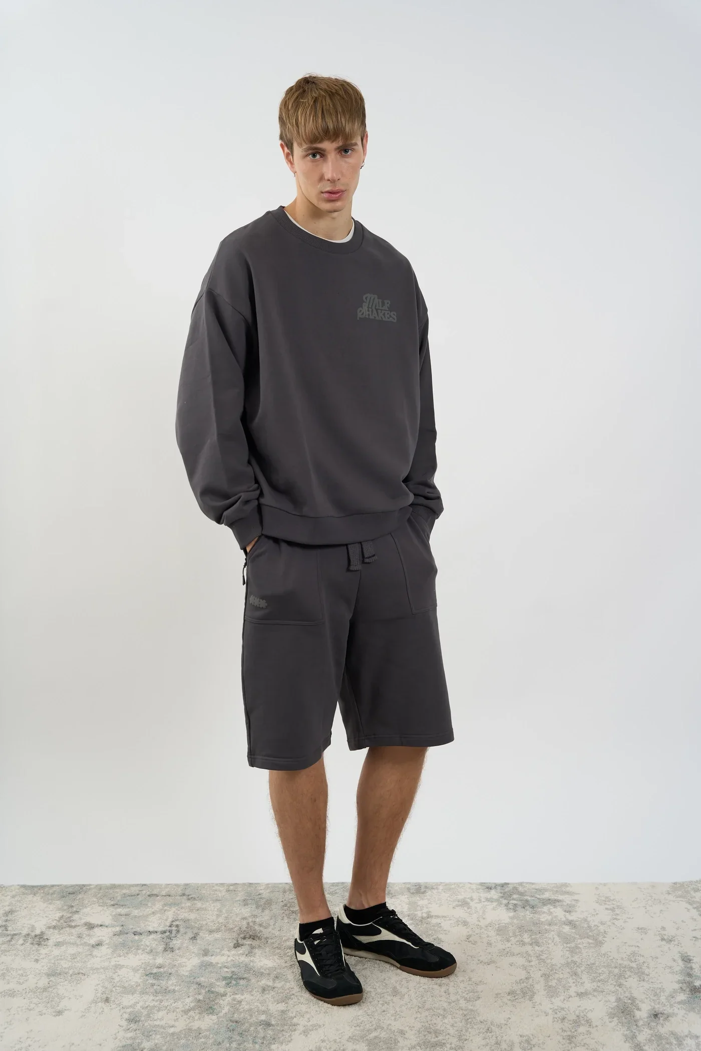 MS BLACK CREWNECK - Image 4