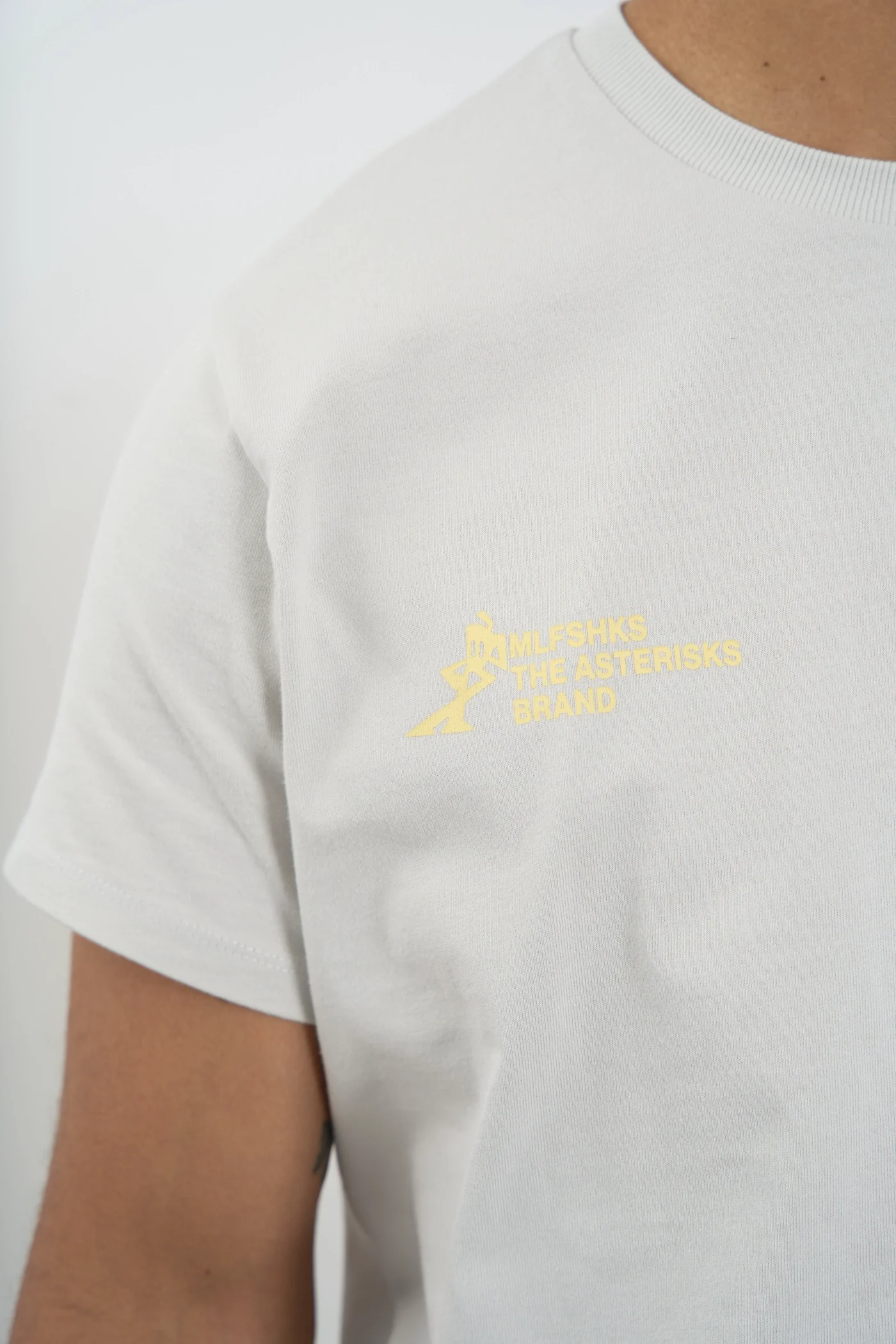 MILFO POSE TEE ICE GREY - Image 7