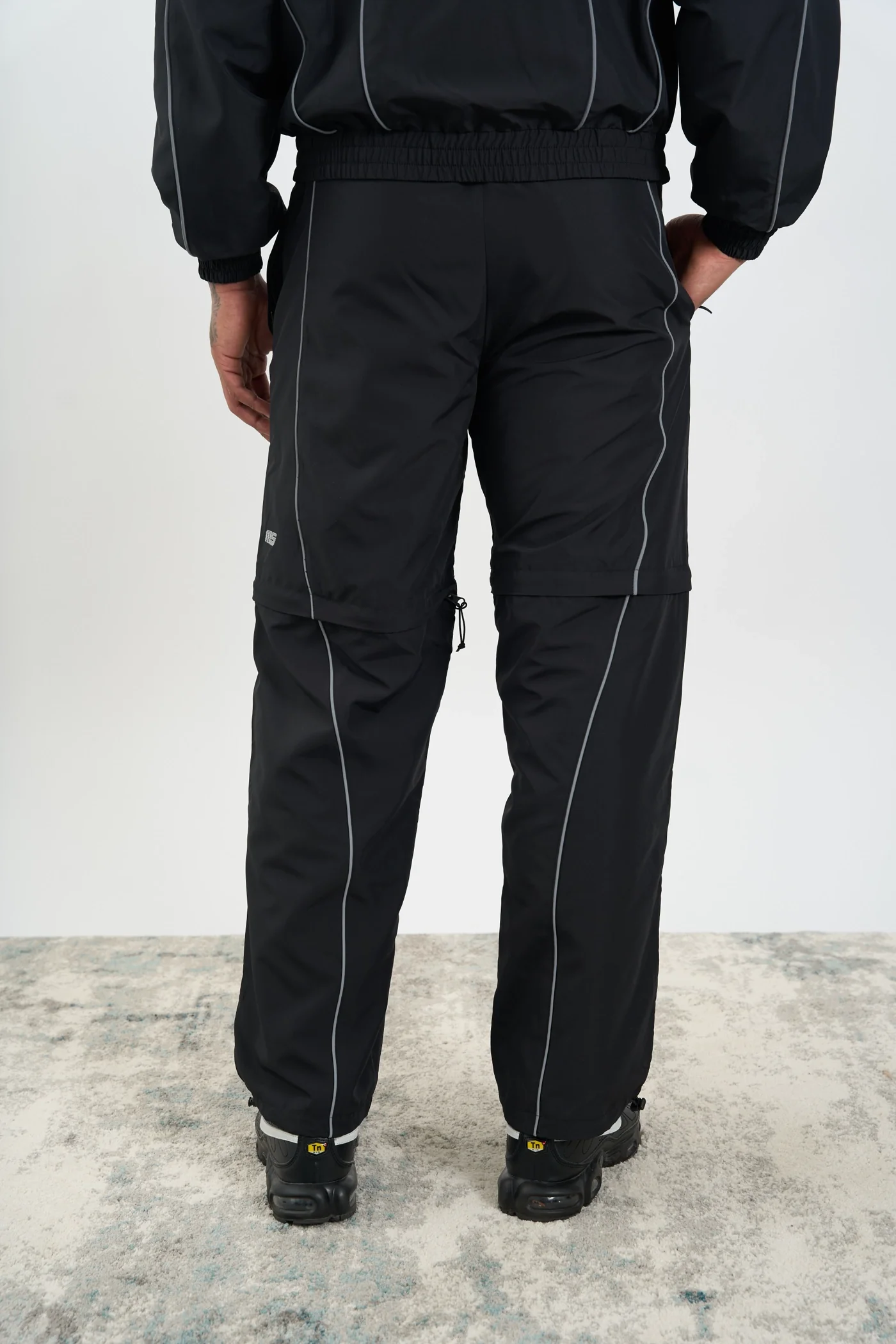 TRACK PANTS BLACK - Image 4